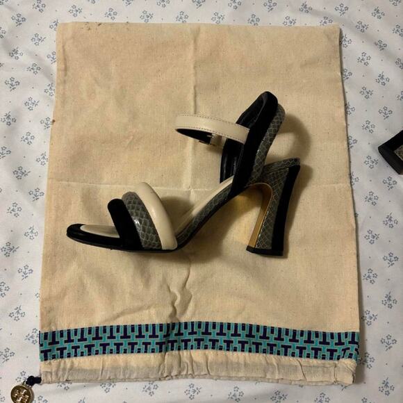 Tory burch puffed up block